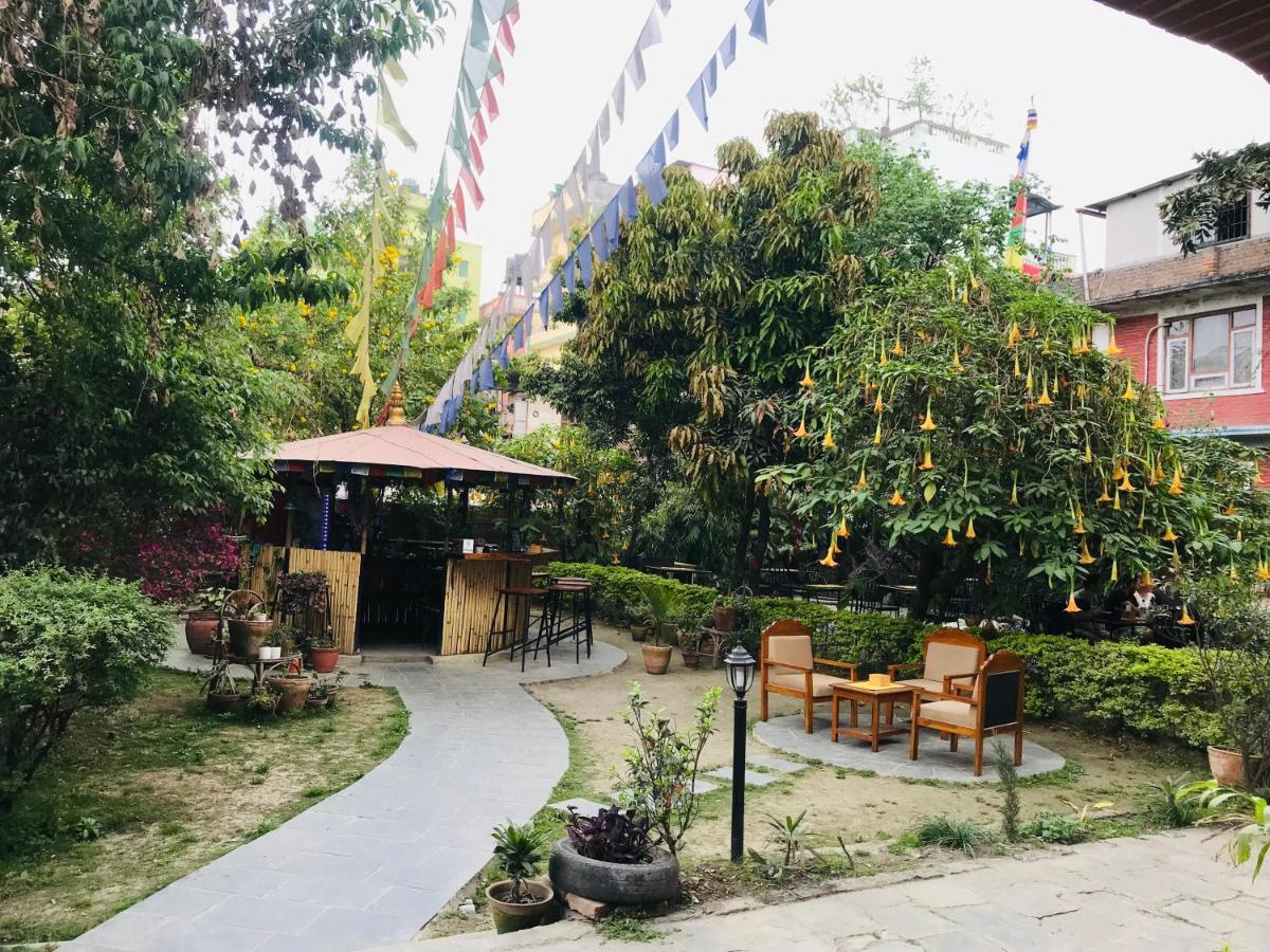Отель Cloud 9 Garden Катманду Экстерьер фото