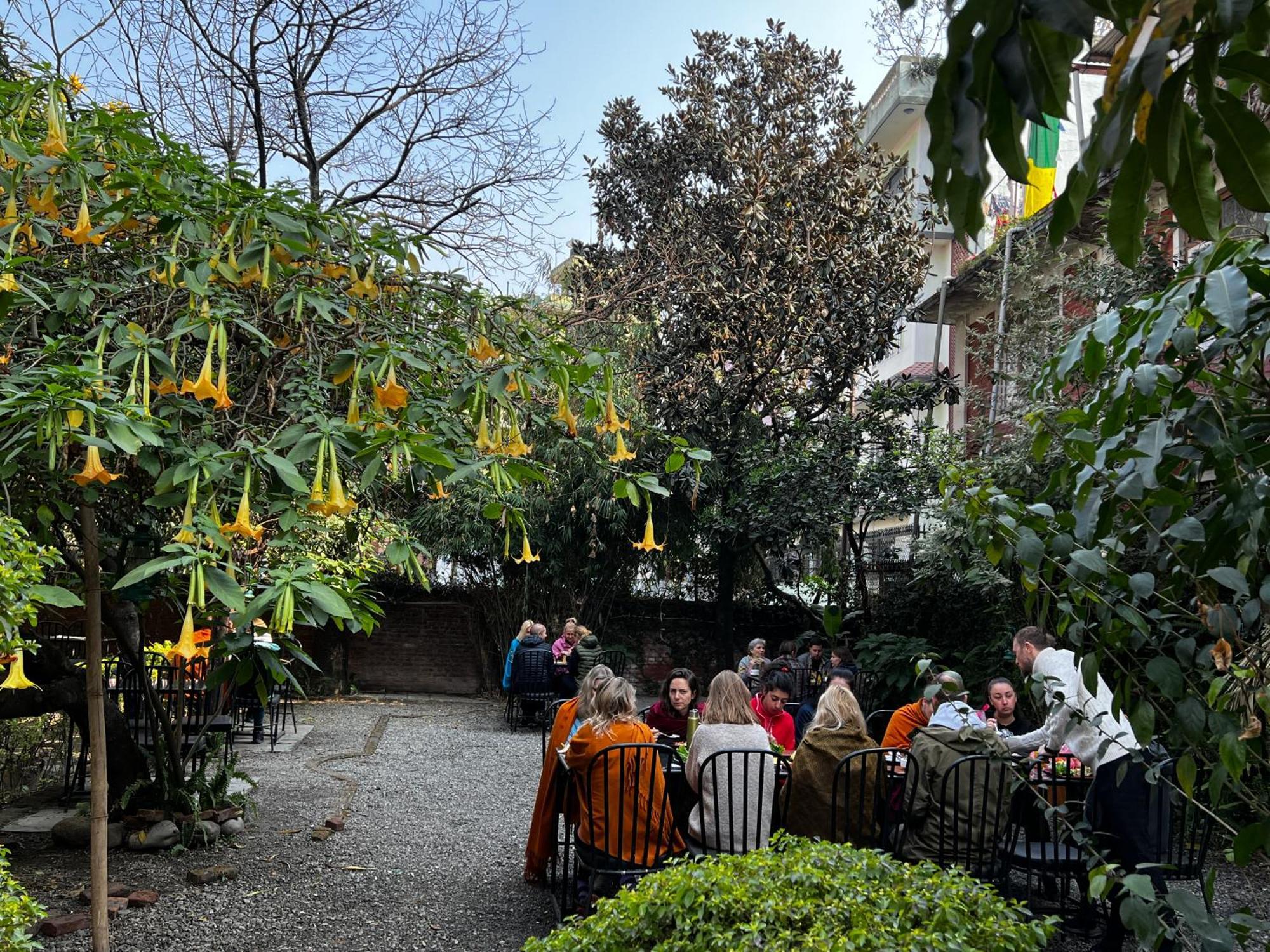 Отель Cloud 9 Garden Катманду Экстерьер фото